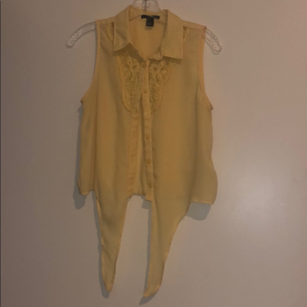 Lace neckline button up